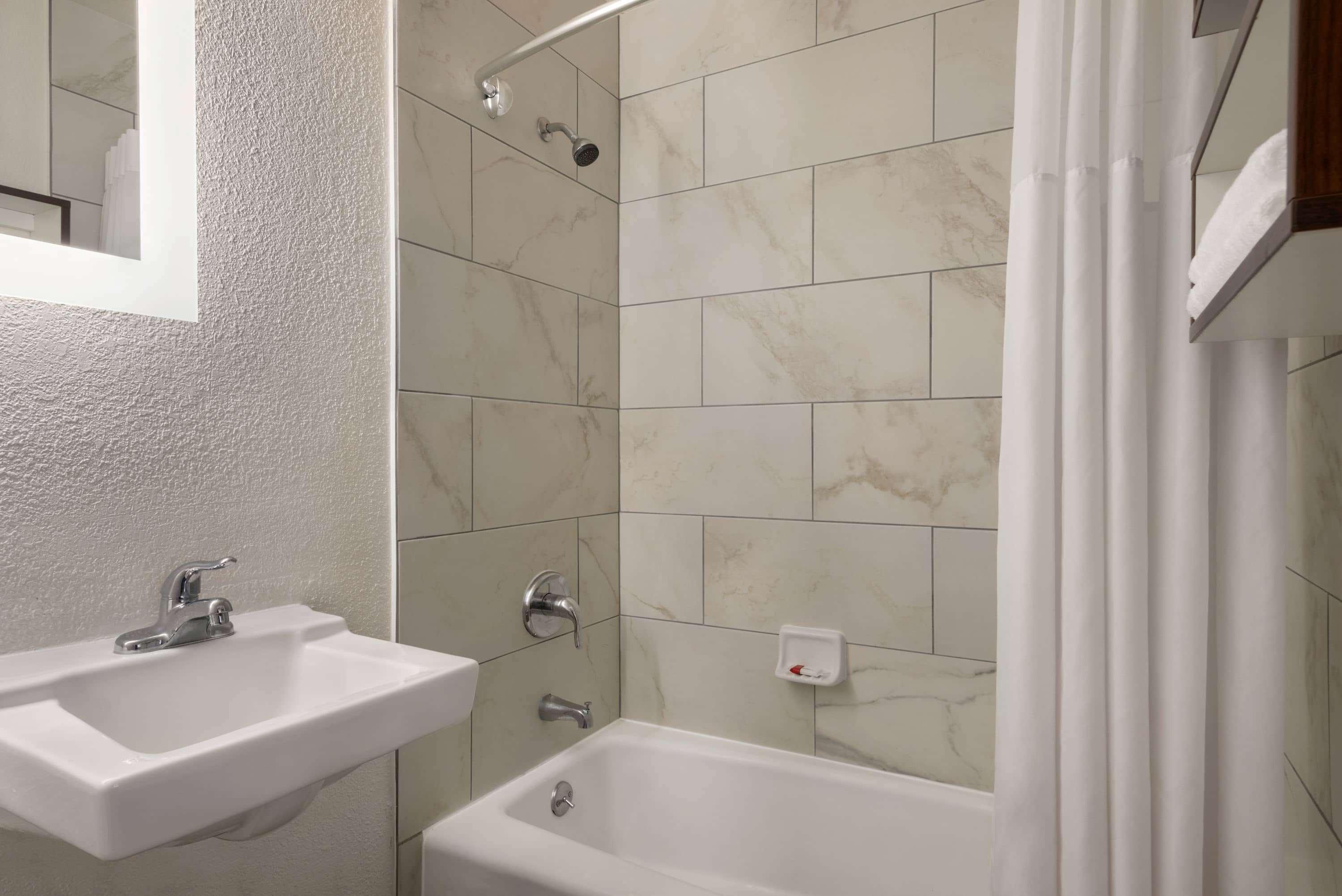Howard Johnson By Wyndham Appleton Exteriér fotografie